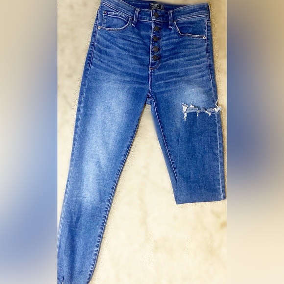 💙GREAT CONDITION | Abercrombie & Fitch | Size 4R - Picture 5 of 17